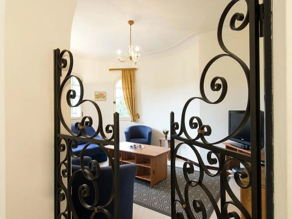 Beautiful Villa In Nyons With Swimming Pool צרפת