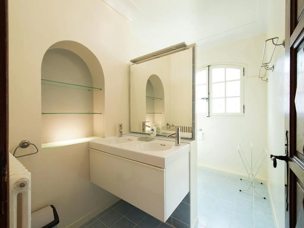 Beautiful Villa In Nyons With Swimming Pool